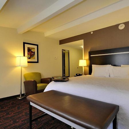 Hampton Inn Jericho - Westbury Extérieur photo
